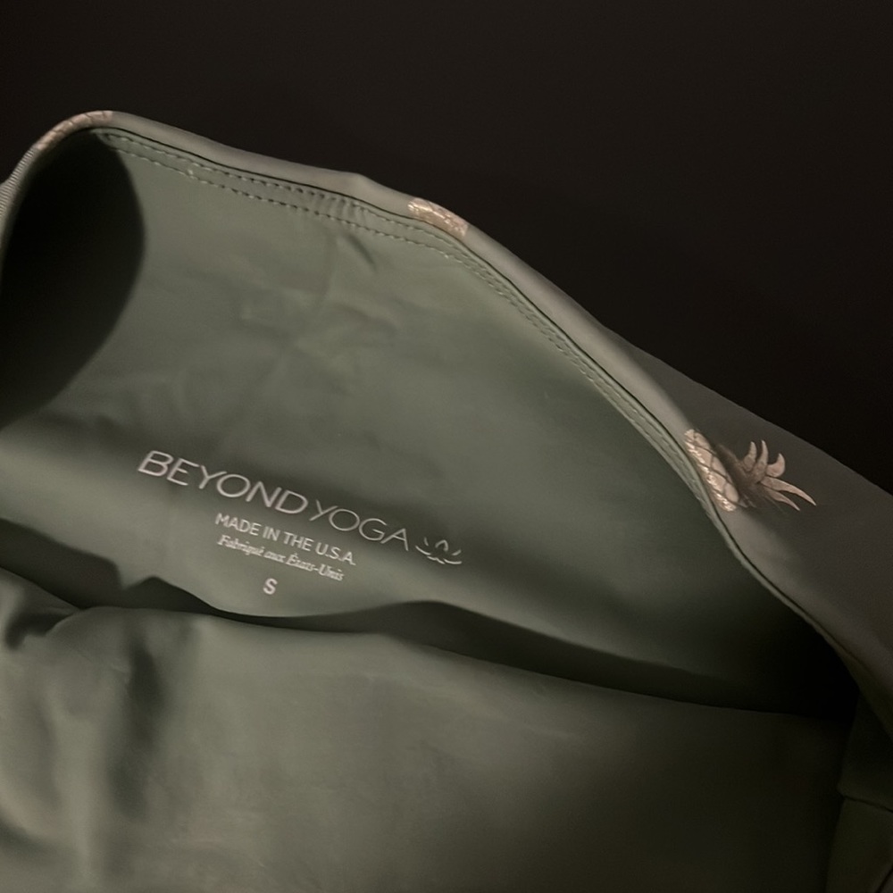 Beyond Yoga High Rise Pineapple Leggings Gem